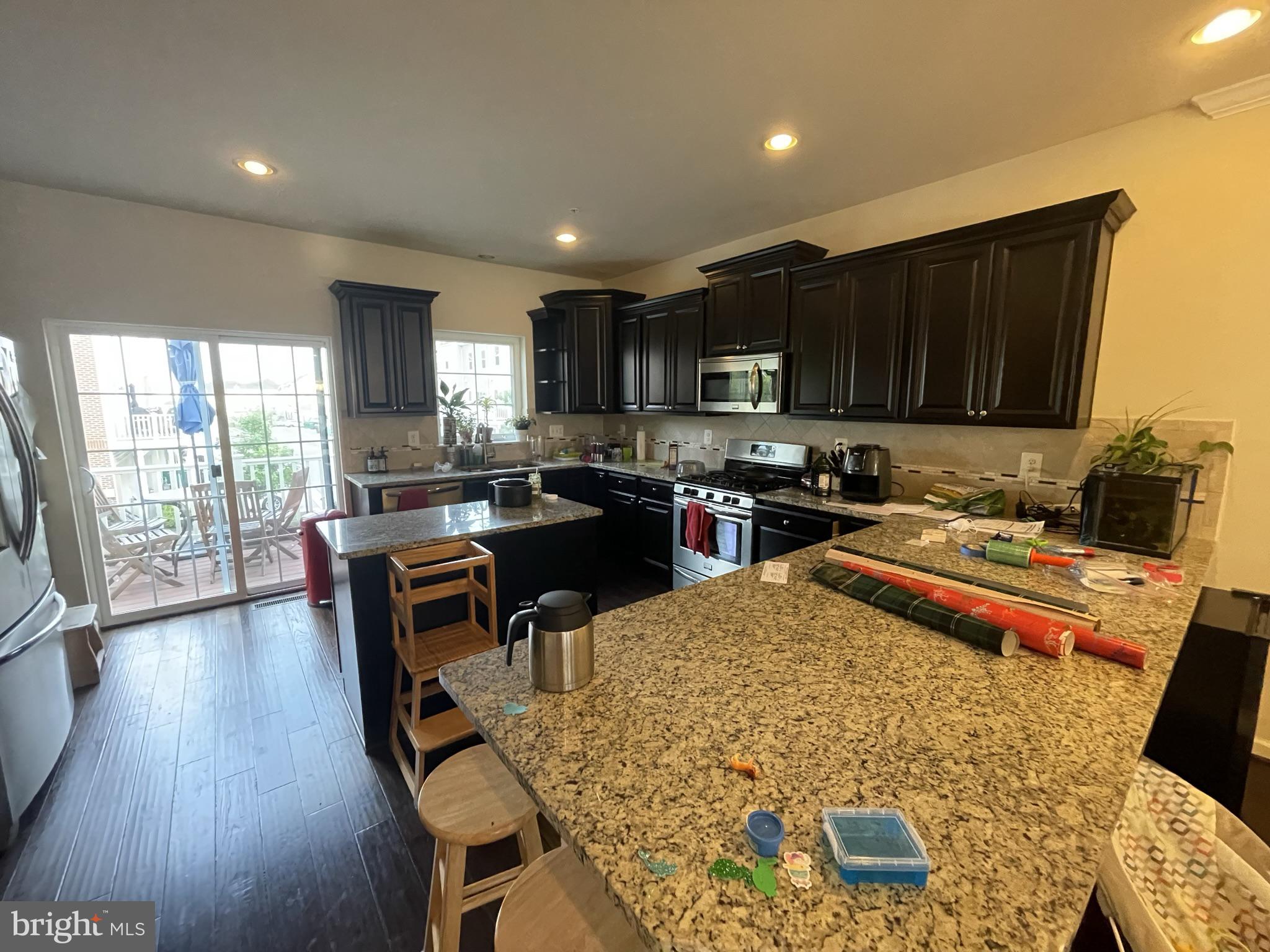 OXFORD SQUARE - Residential Lease