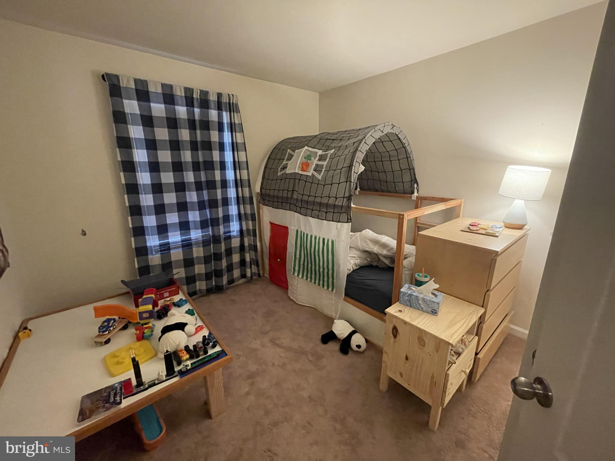 OXFORD SQUARE - Residential Lease