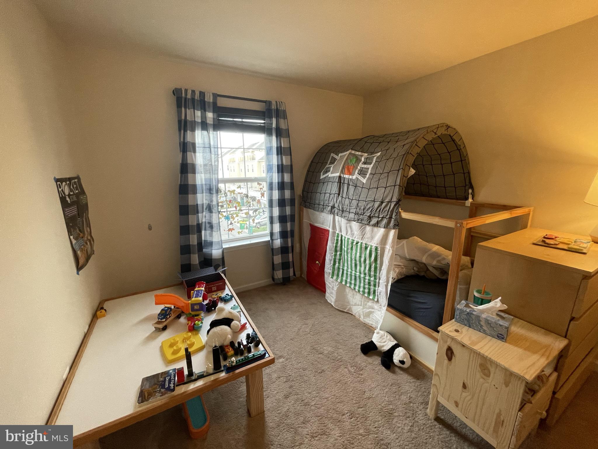 OXFORD SQUARE - Residential Lease