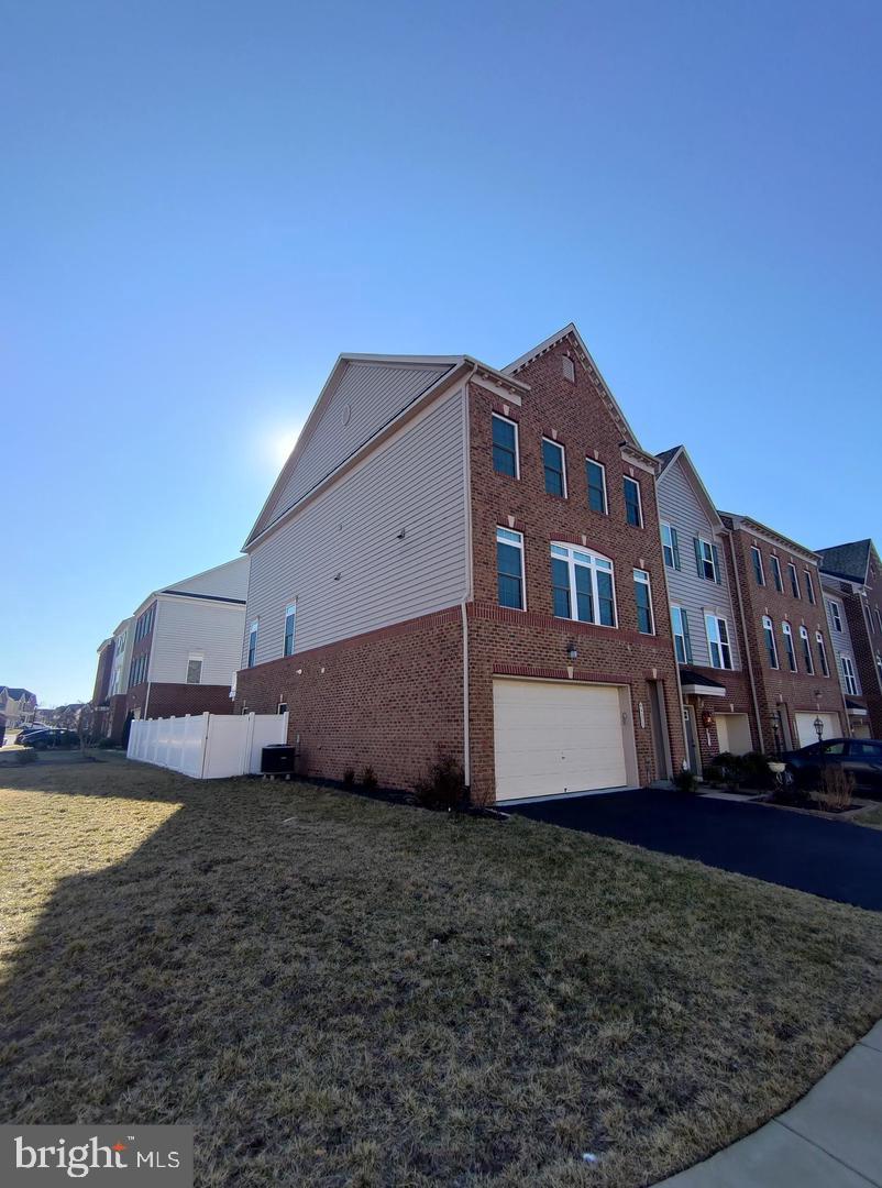 STONEGATE - Residential Lease