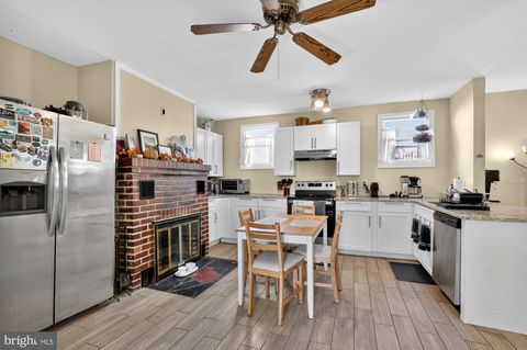 Condo For Rent - 350 Green Lane #1R<br/> PHILADELPHIA, PA 19128