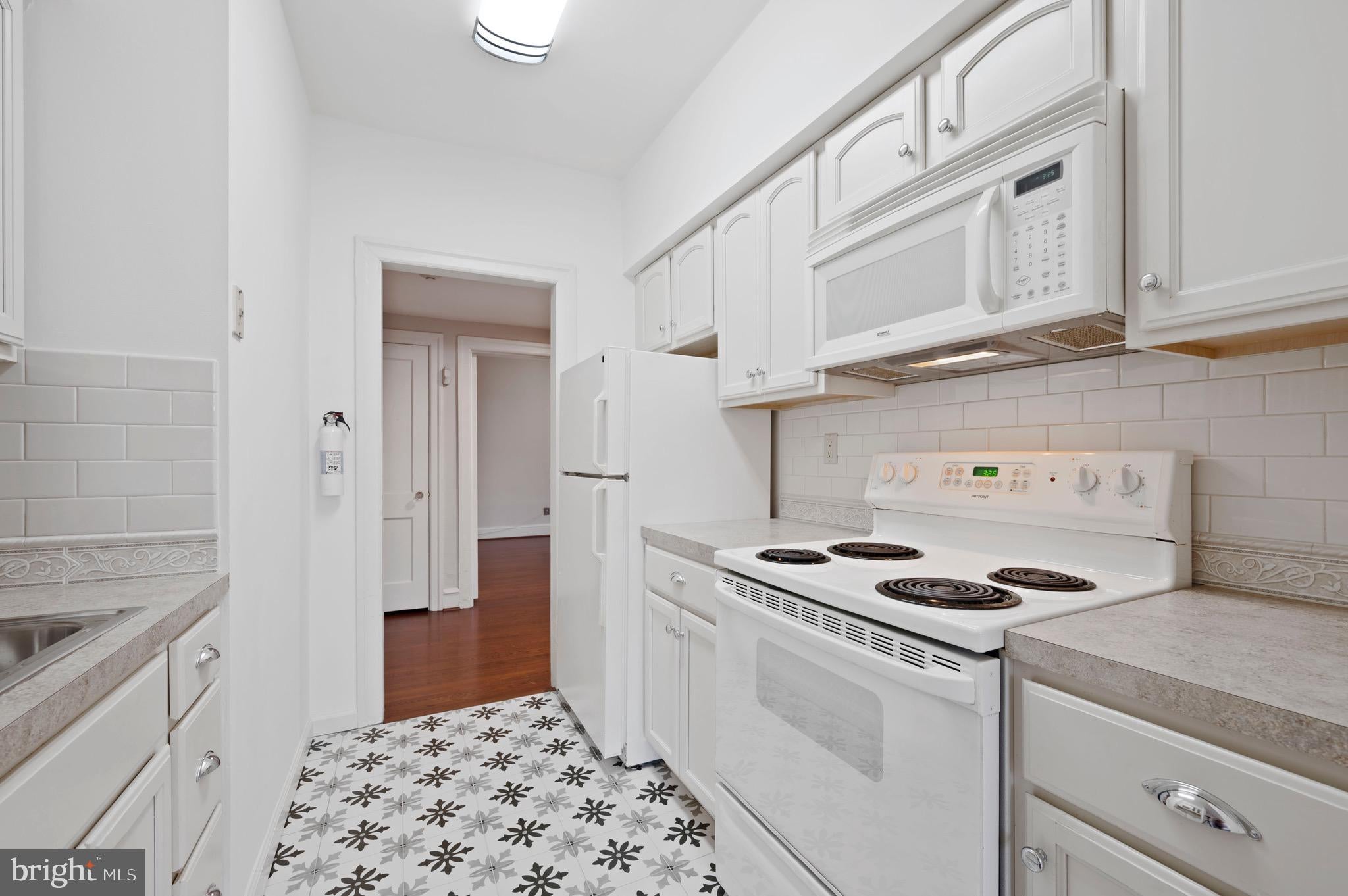 6655 MCCALLUM STREET 00 106