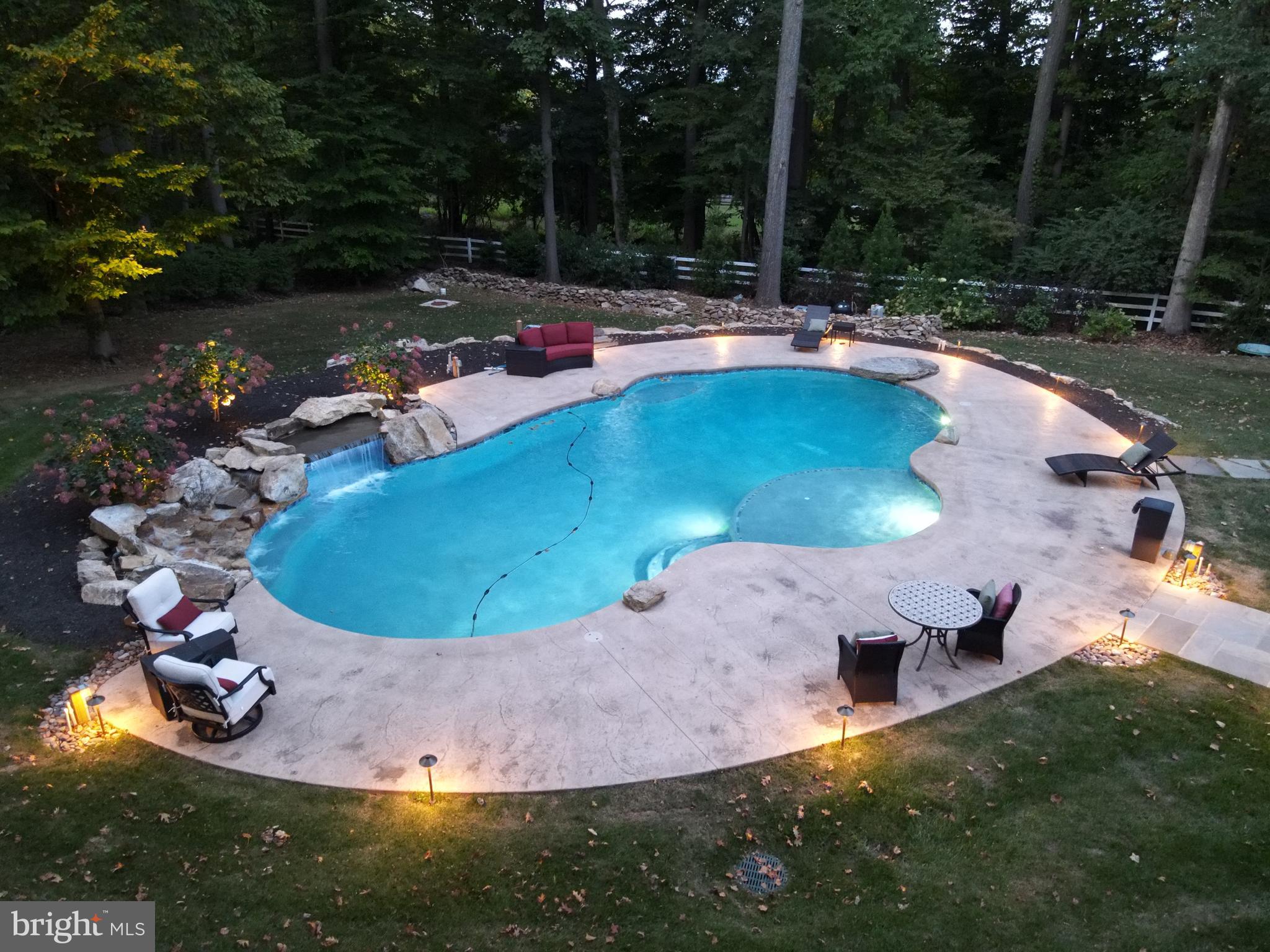 WHITEHORSE MEADOWS - Residential