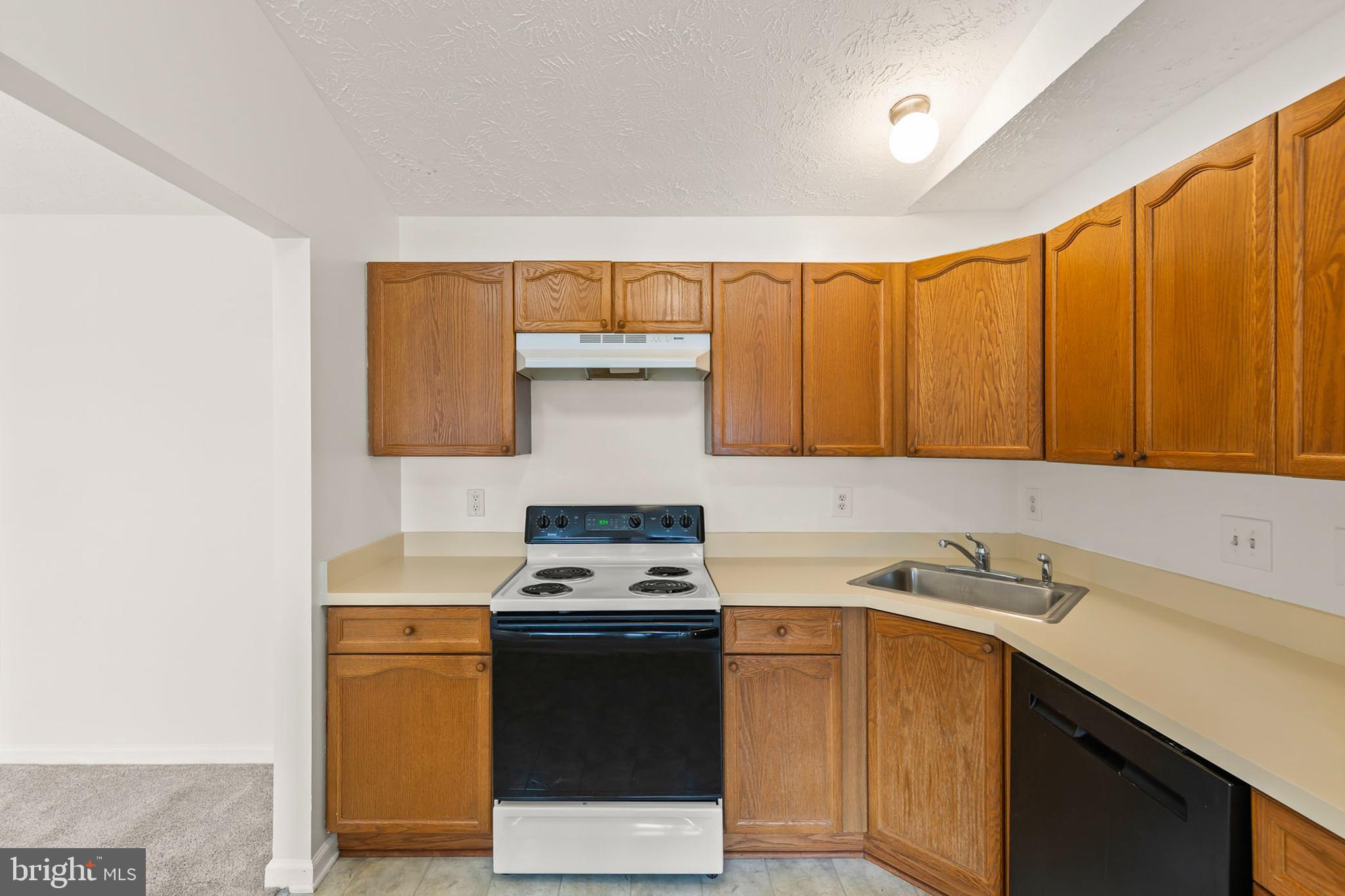 PARKVIEW CONDOMINIUMS - Residential