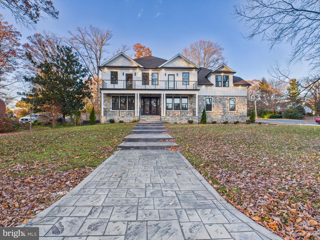 Photo of 9900 Barbara Ann Lane, FAIRFAX, VA 22032 (MLS # VAFC2005970)