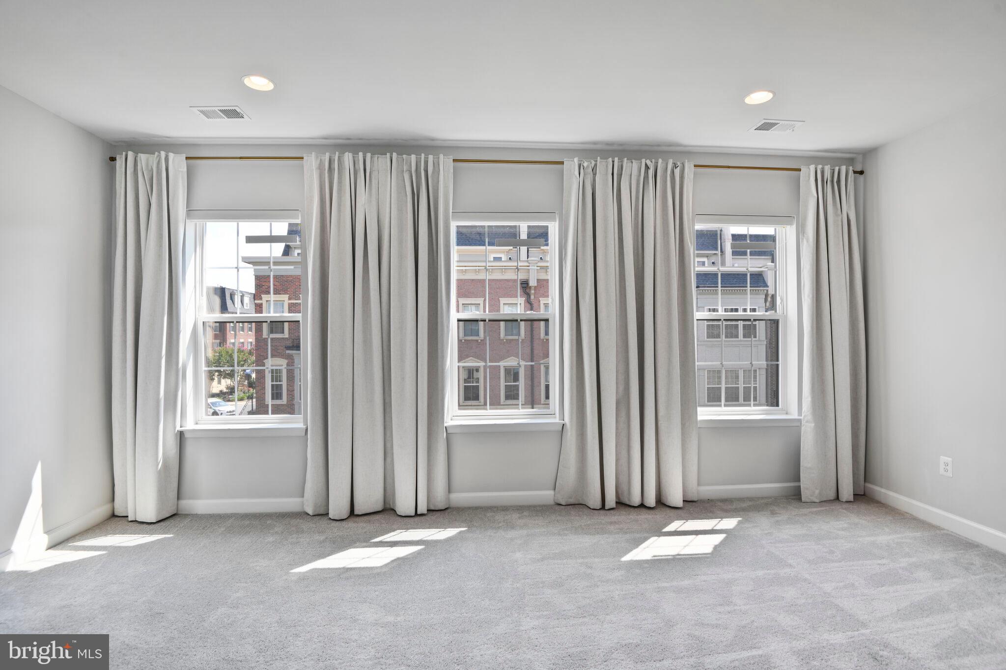 POTOMAC OVERLOOK AT NATIONAL HARBOR - Residential