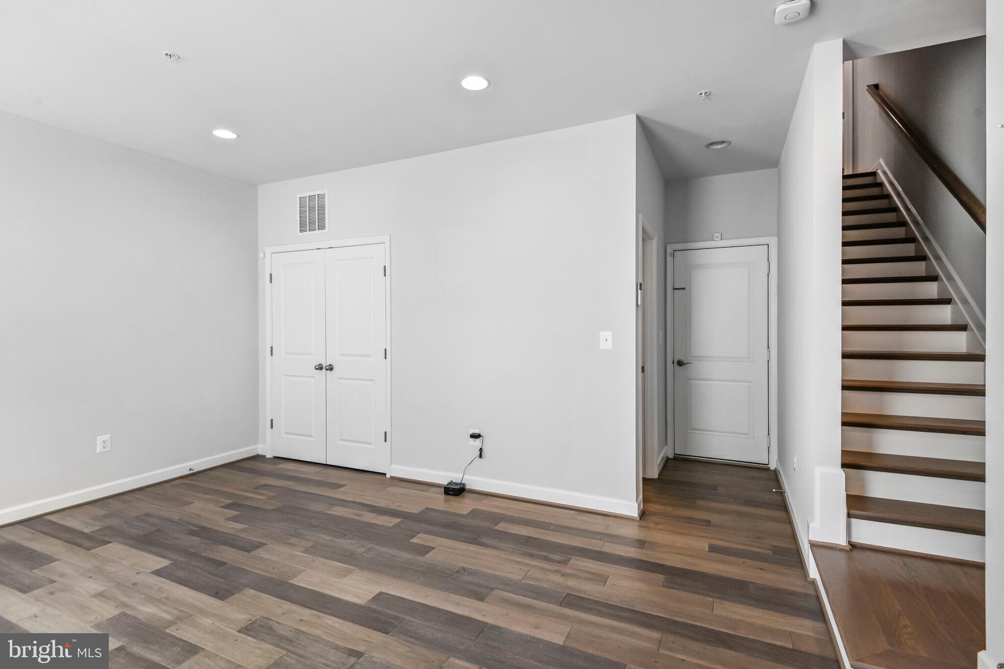 POTOMAC OVERLOOK AT NATIONAL HARBOR - Residential