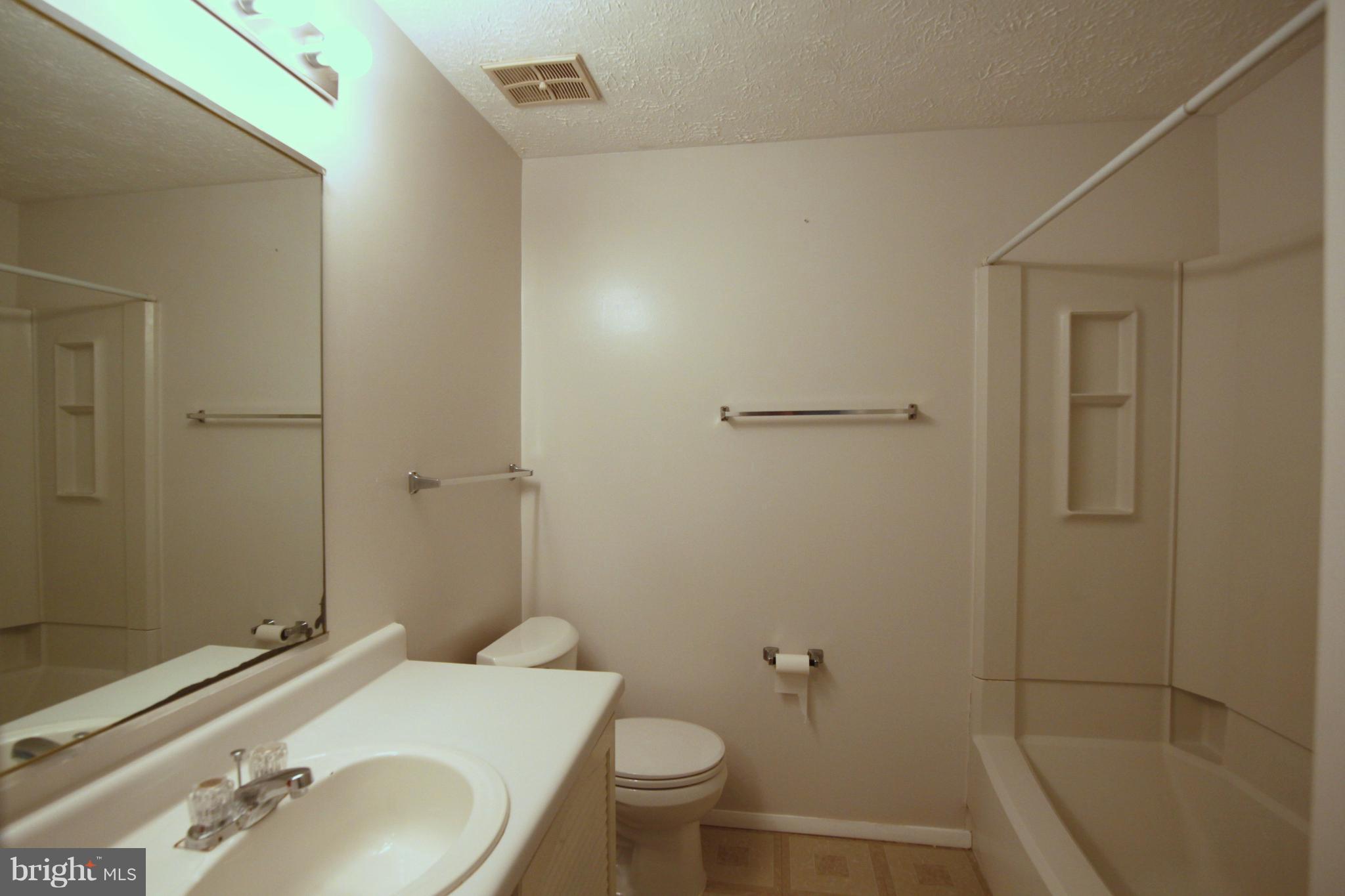 PARK OVERLOOK - Residential Lease