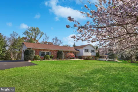 12801 Oxon Road, Herndon, VA MLS: VAFX2230738