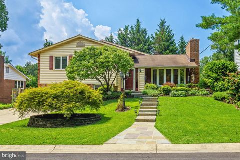 Photo of 6310 TONE DR, BETHESDA, MD 20817 (MLS # MDMC2097332) Photo of 6310 TONE DR, BETHESDA, MD 20817 (MLS # MDMC2097332)