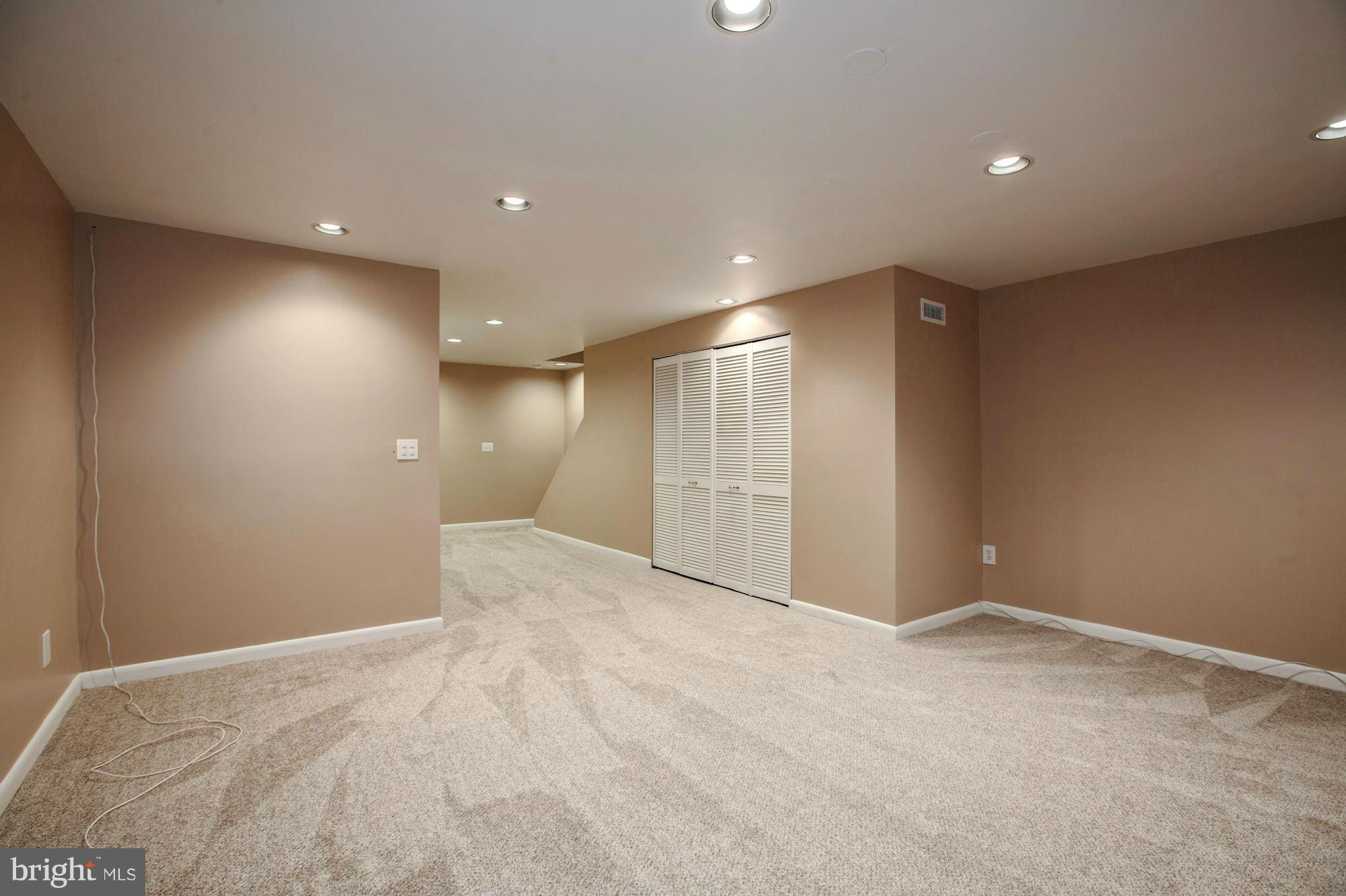 GUNNERS LAKE VILLAGE - Residential