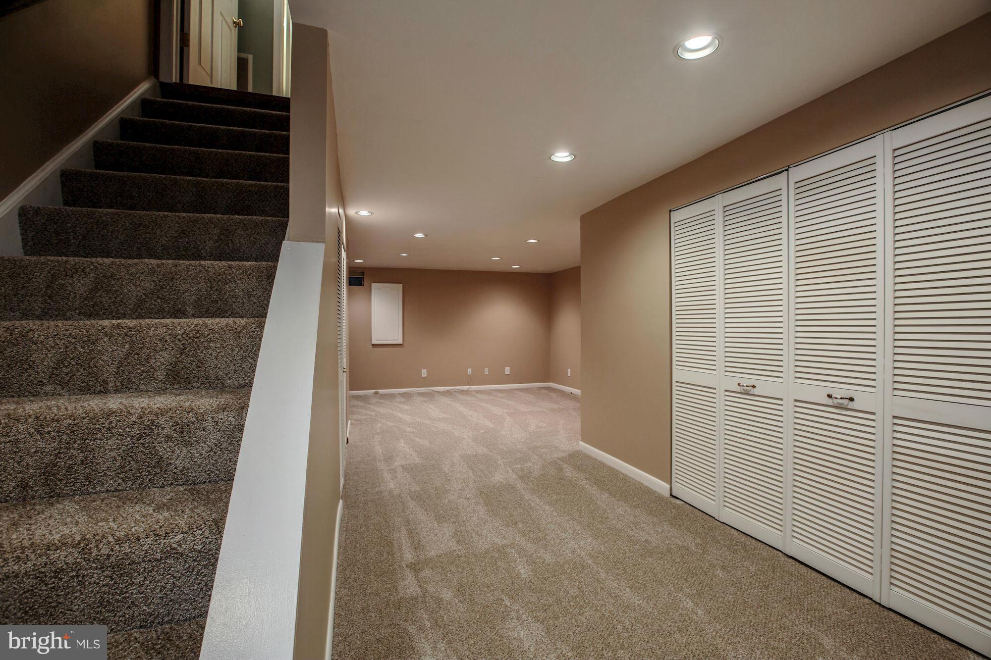 GUNNERS LAKE VILLAGE - Residential