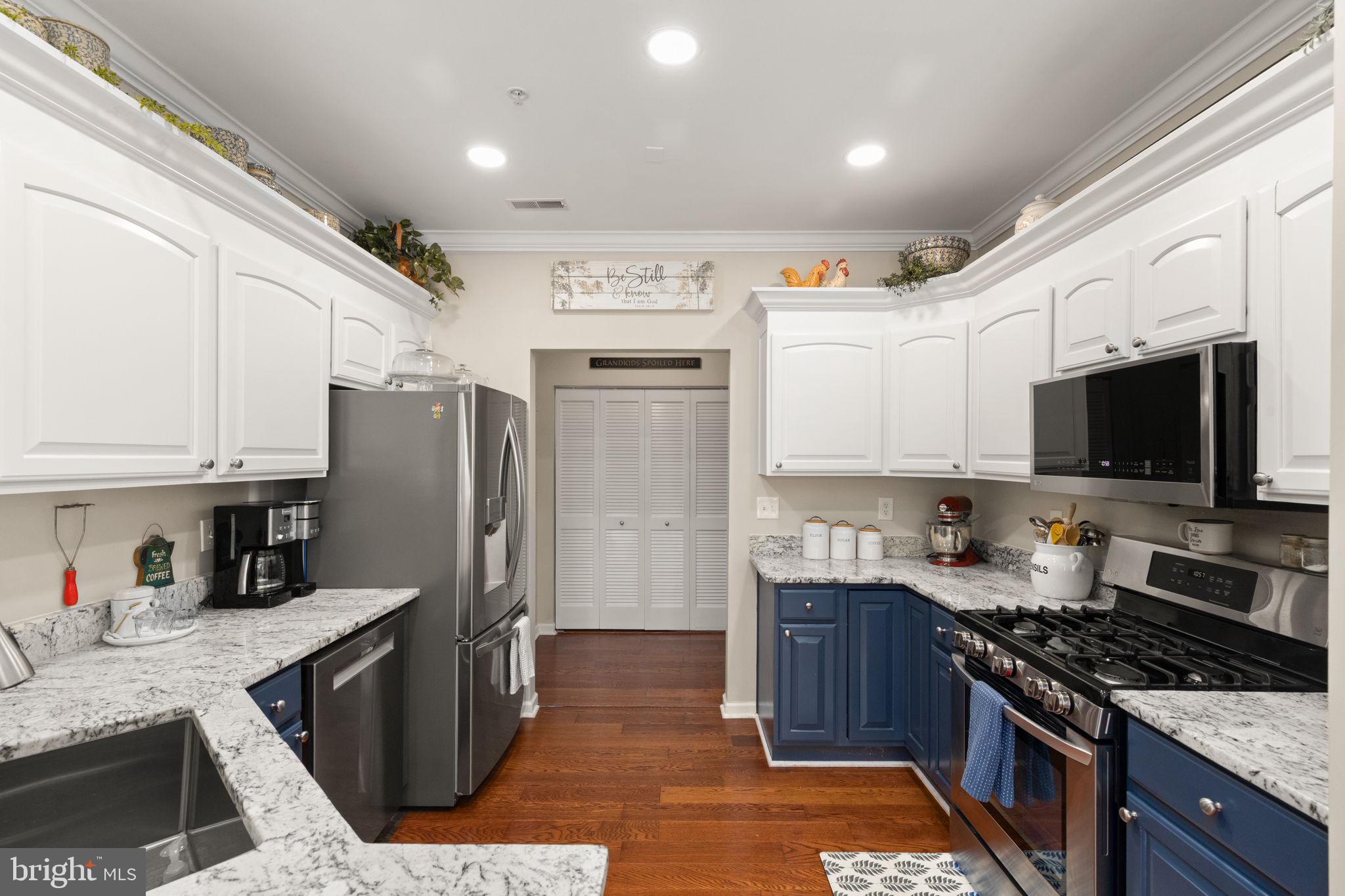 710 KINGS PATH 28