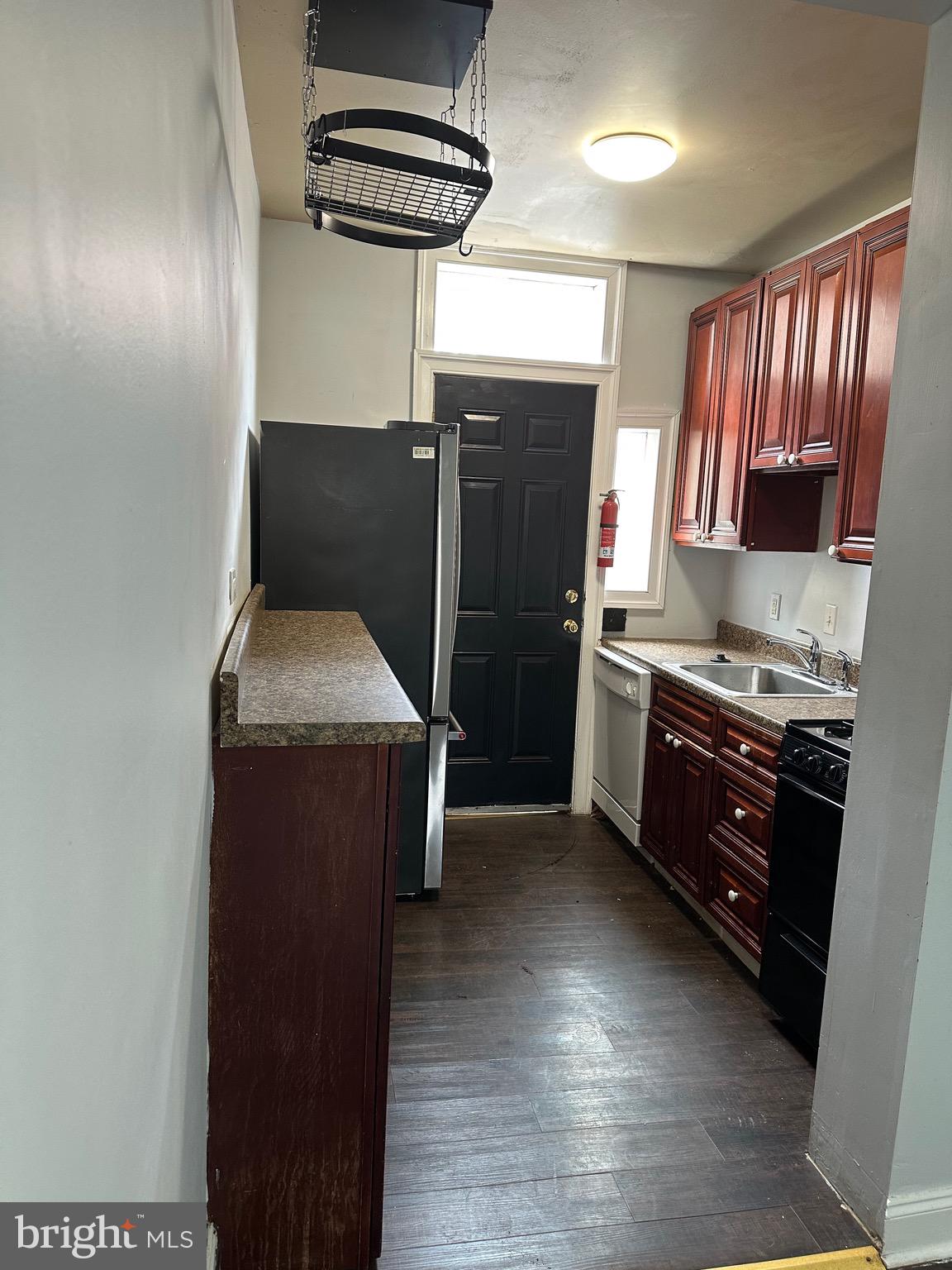 SOUTH KENSINGTON - Residential Lease