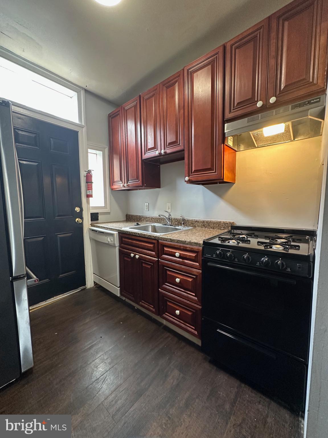 SOUTH KENSINGTON - Residential Lease