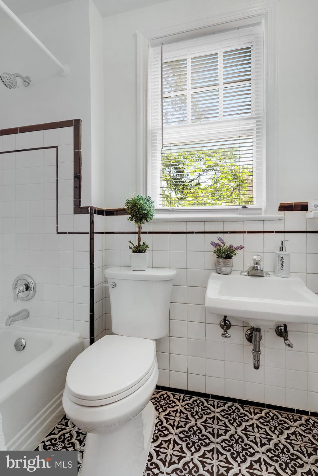 ARLINGTON HEIGHTS - Residential