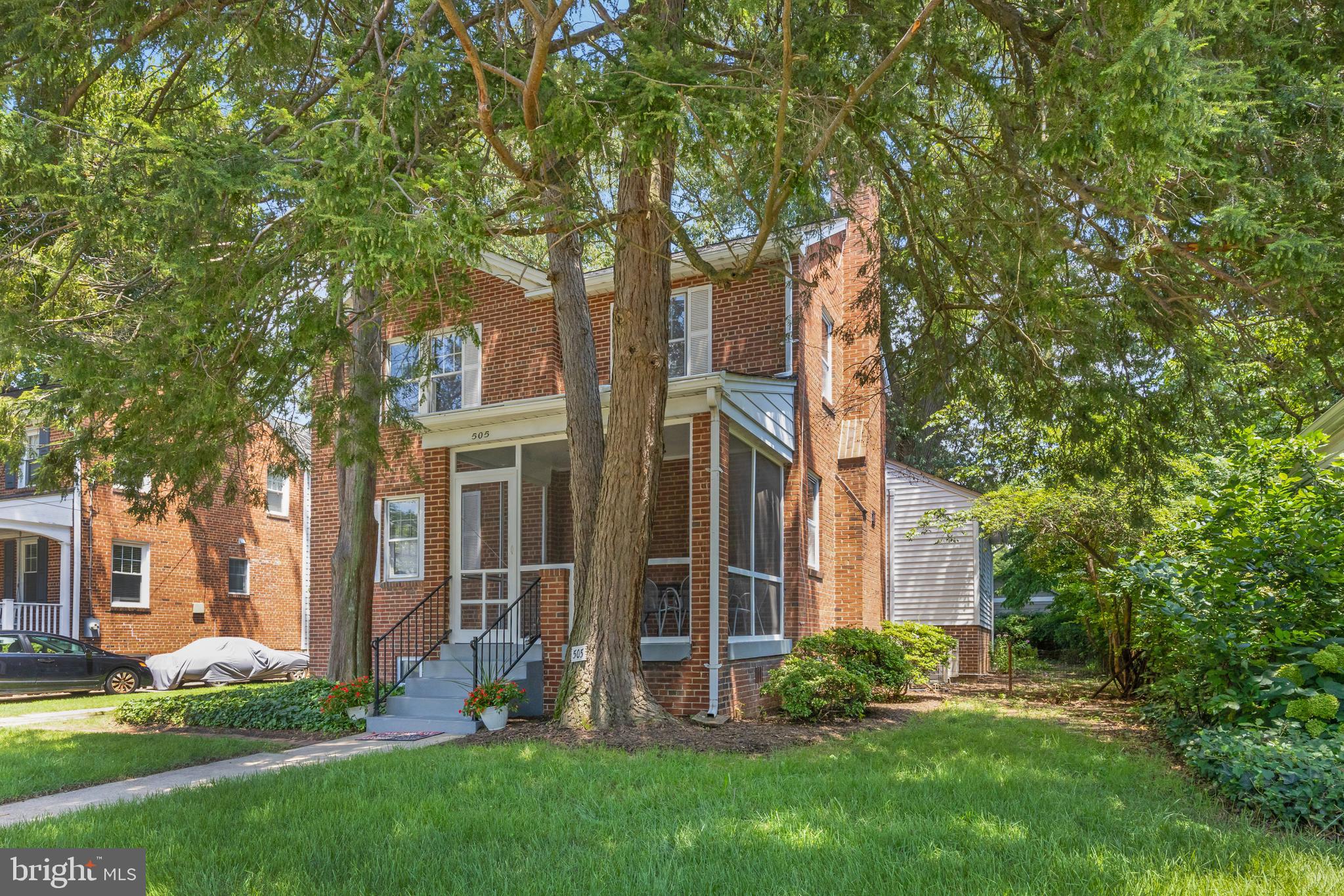 ARLINGTON HEIGHTS - Residential