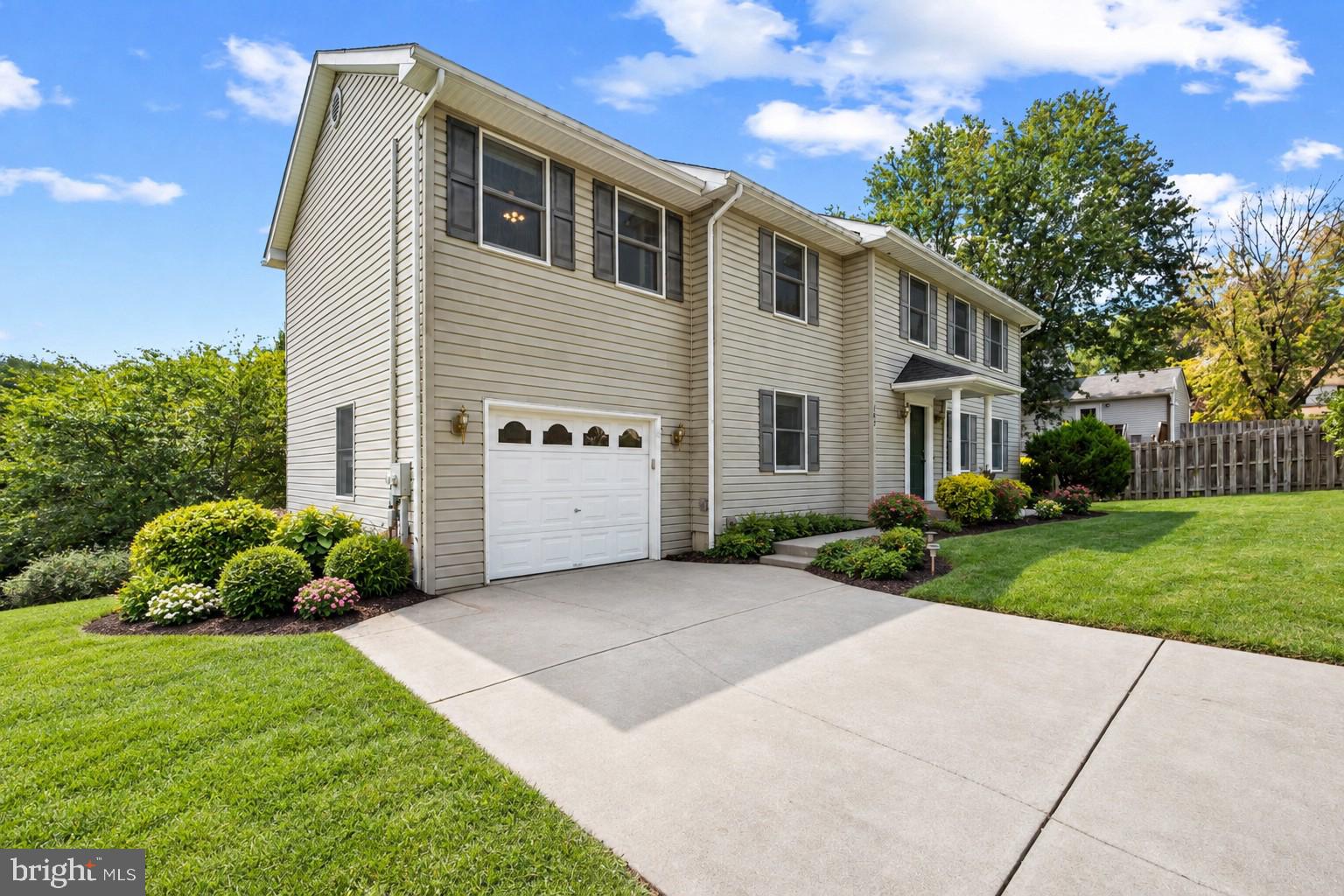 102 PRIMROSE PLACE