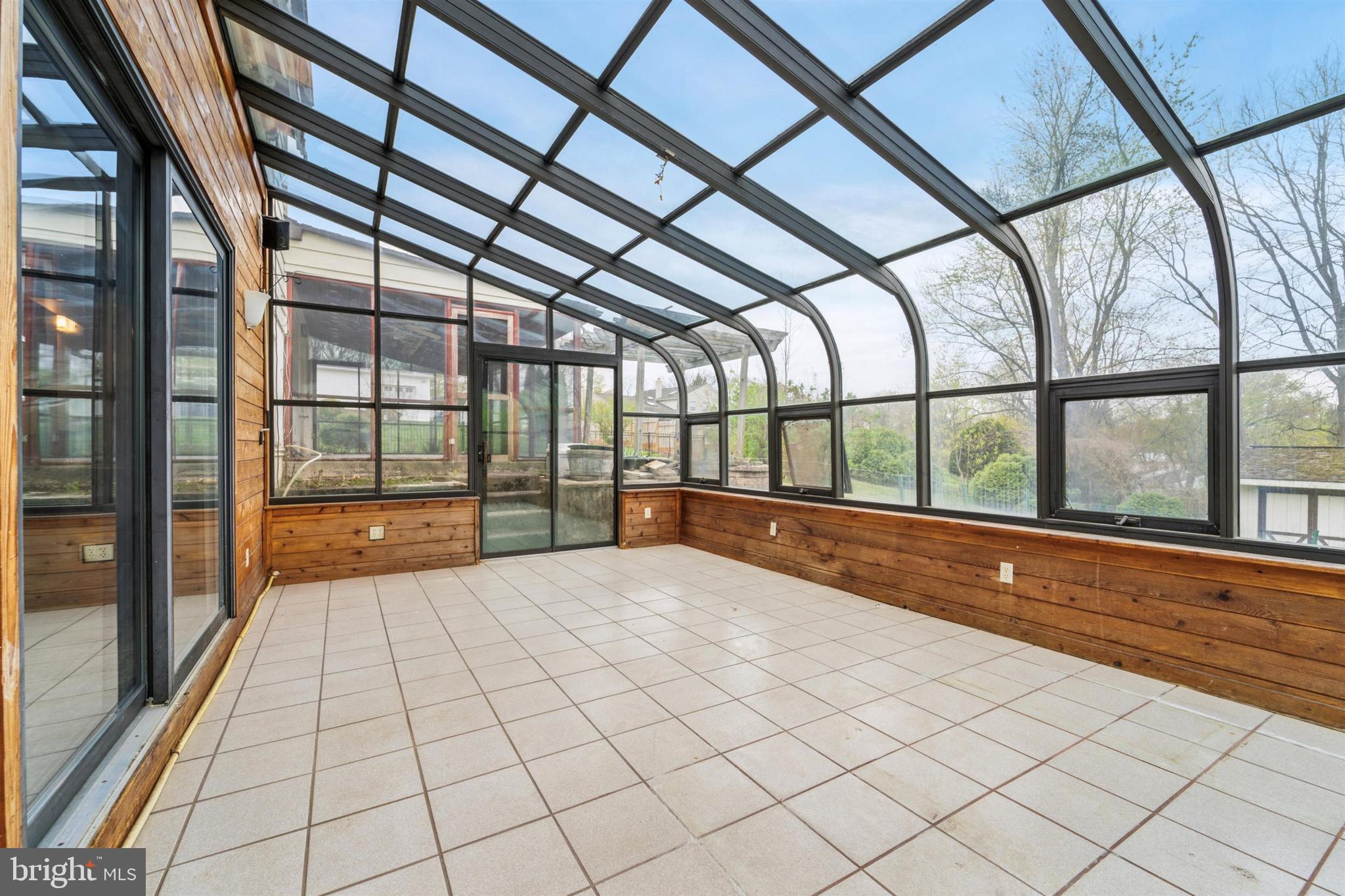 FALCONCREST - Residential