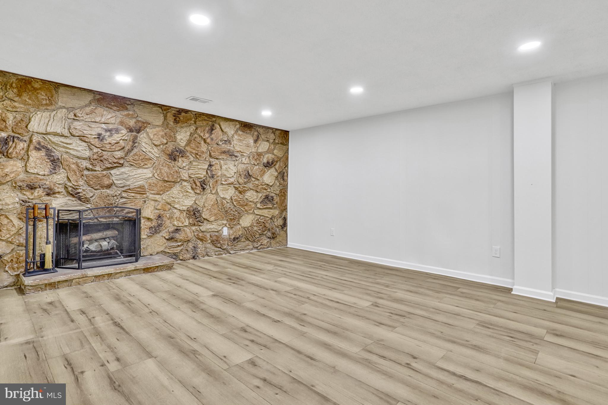 GLEN COVE - Residential