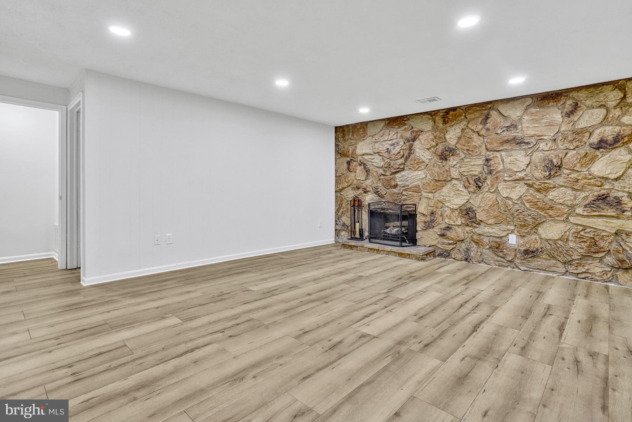 GLEN COVE - Residential