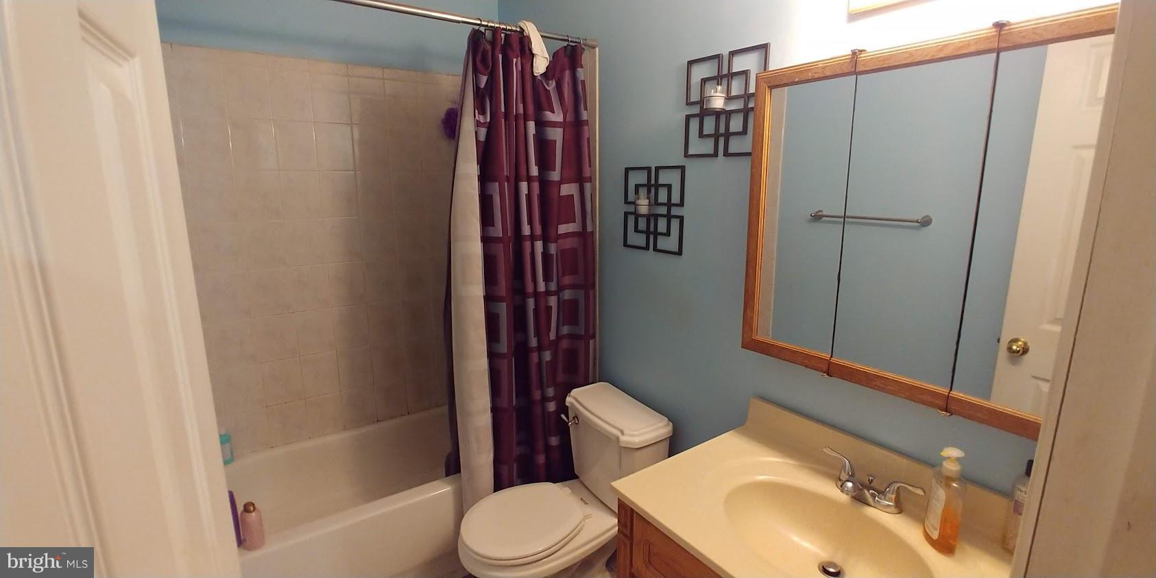 OLDE GREENWICH - Residential