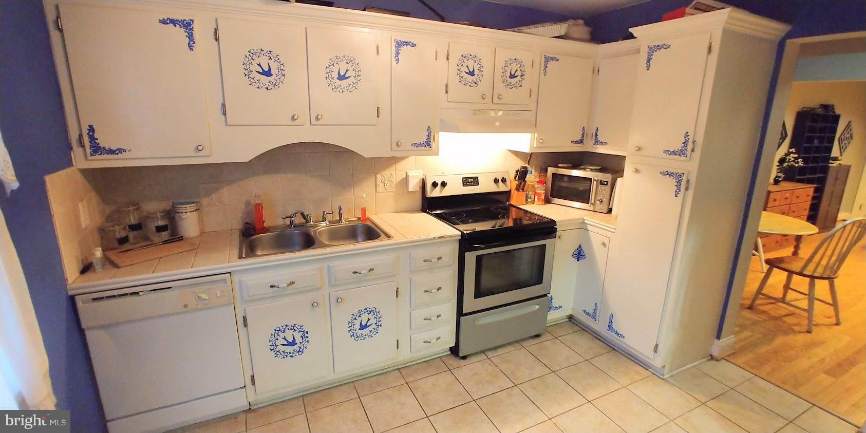 OLDE GREENWICH - Residential