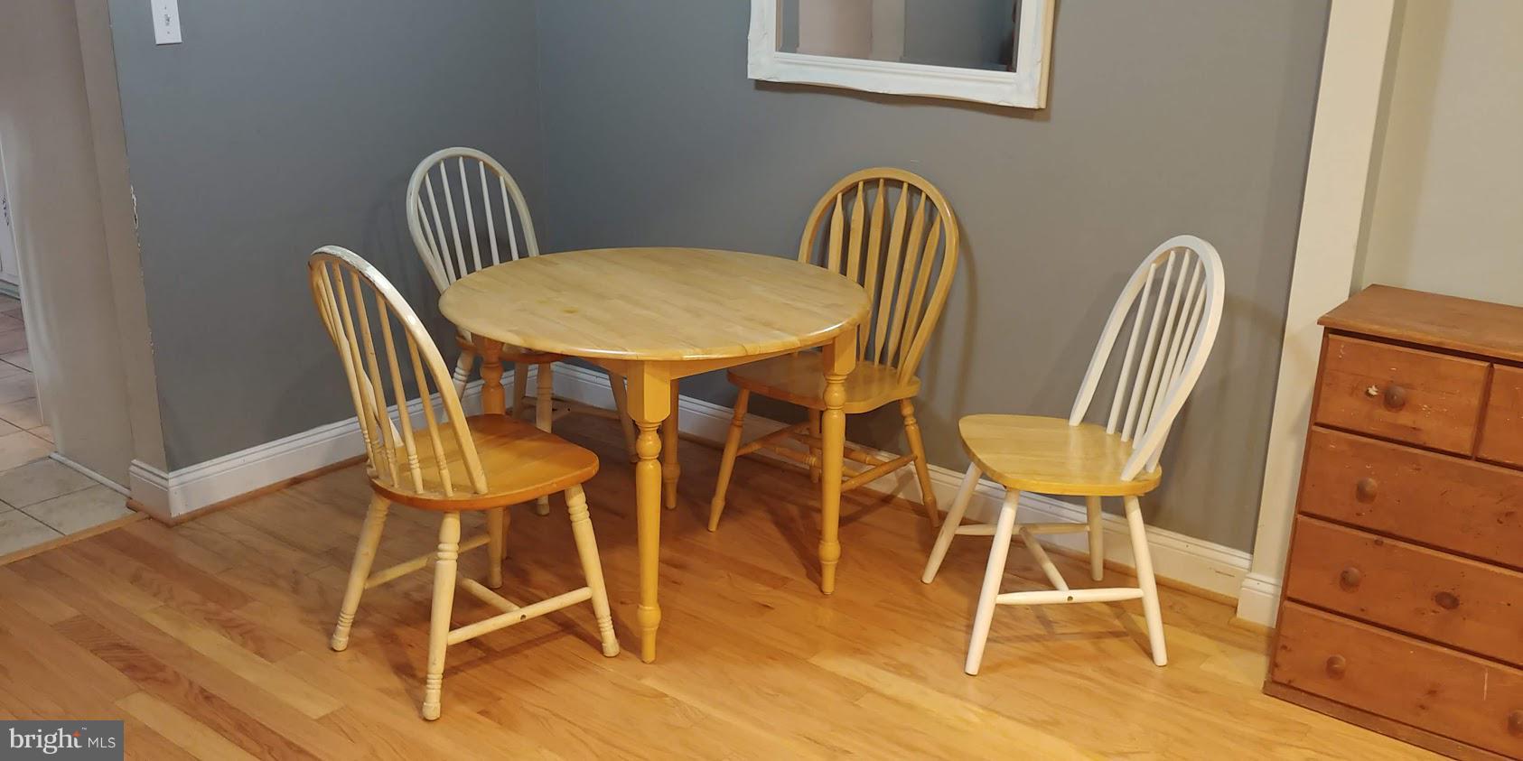 OLDE GREENWICH - Residential