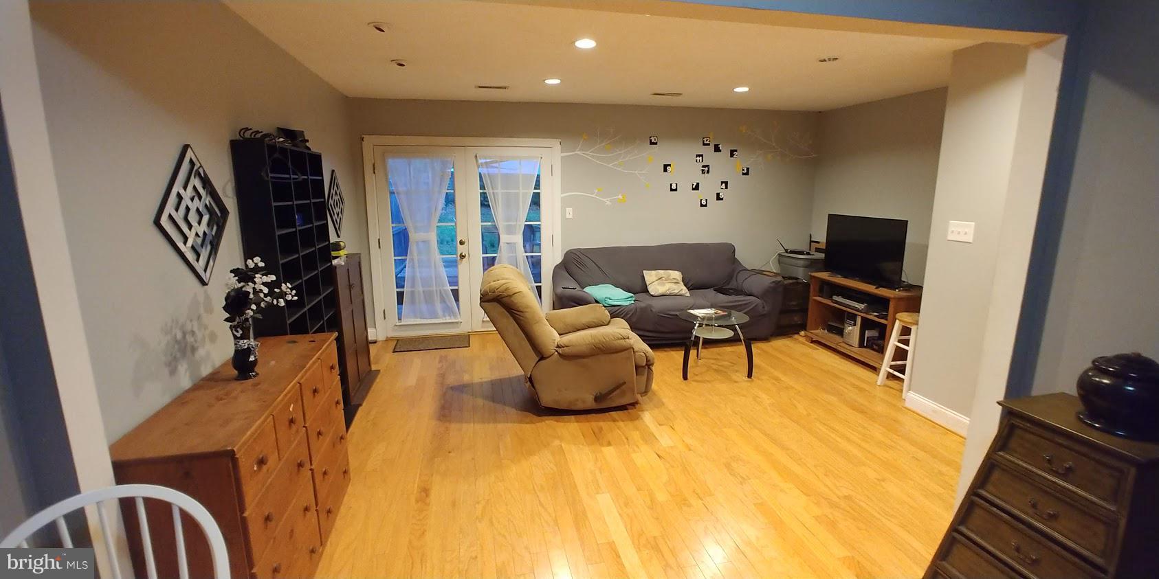 OLDE GREENWICH - Residential