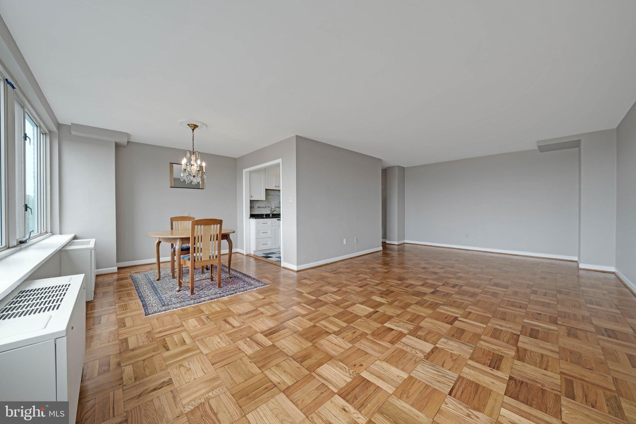 4301 MASSACHUSETTS AVENUE NW 8009