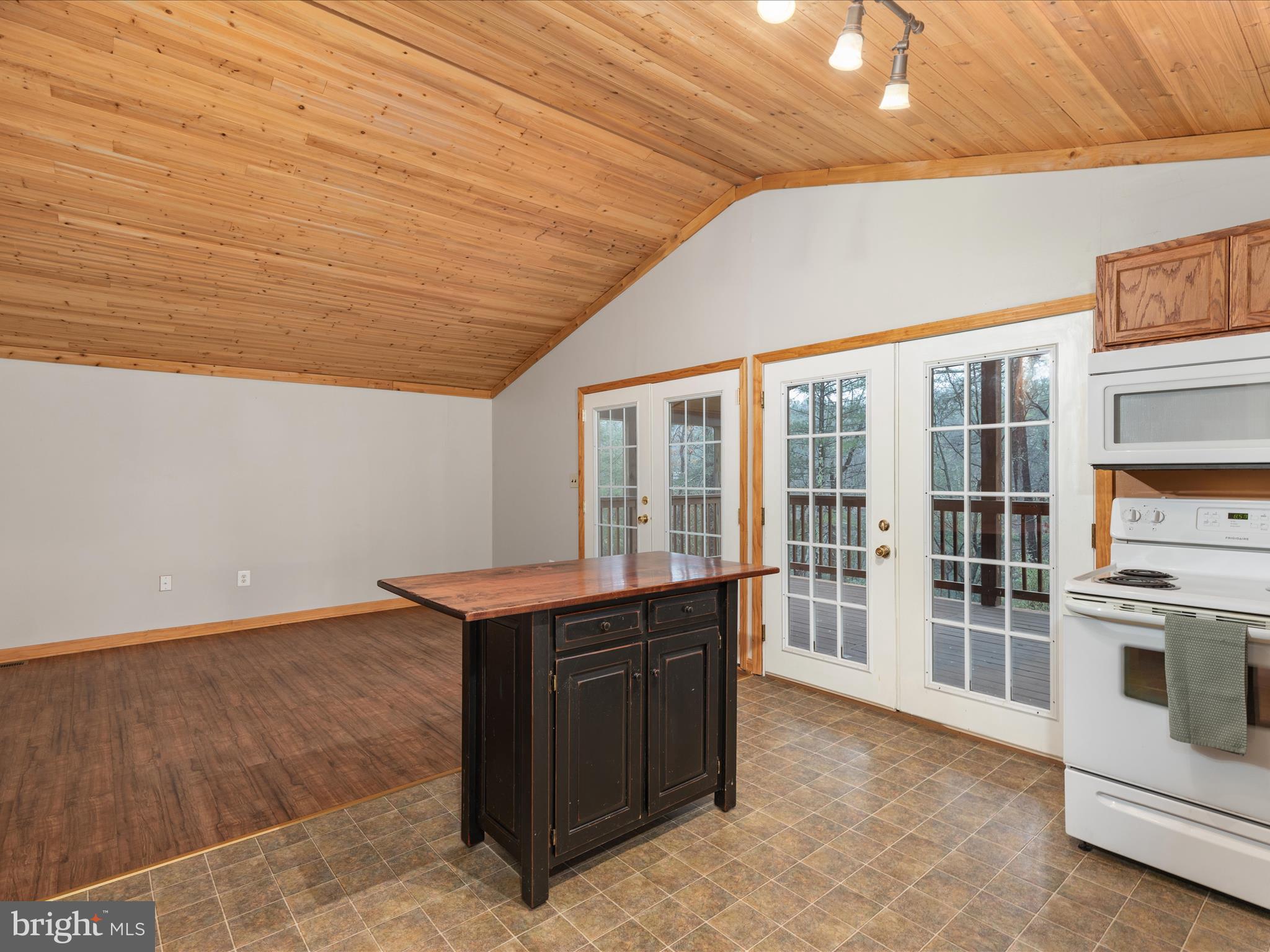 CHERRY RUN VILLAGE - Residential