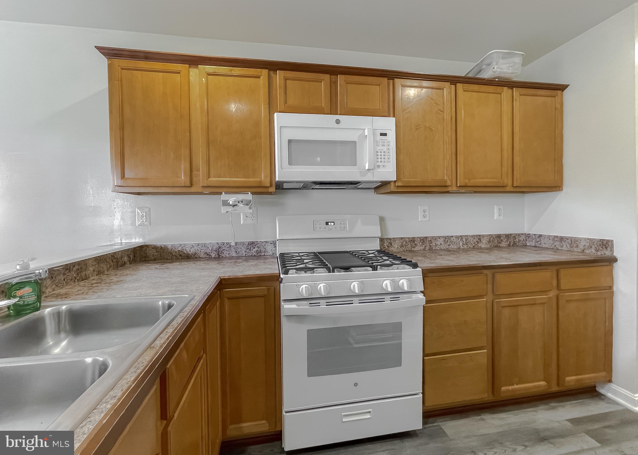 THE TOWNES AT GREENVIEW WEST - Residential Lease