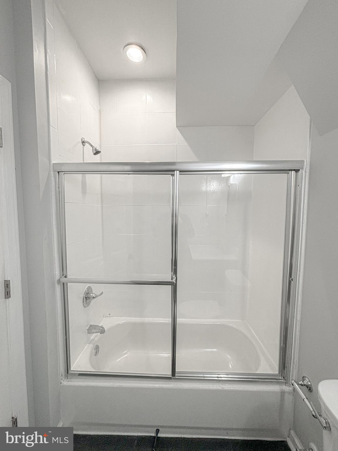 GRADUATE HOSPITAL - Residential Lease