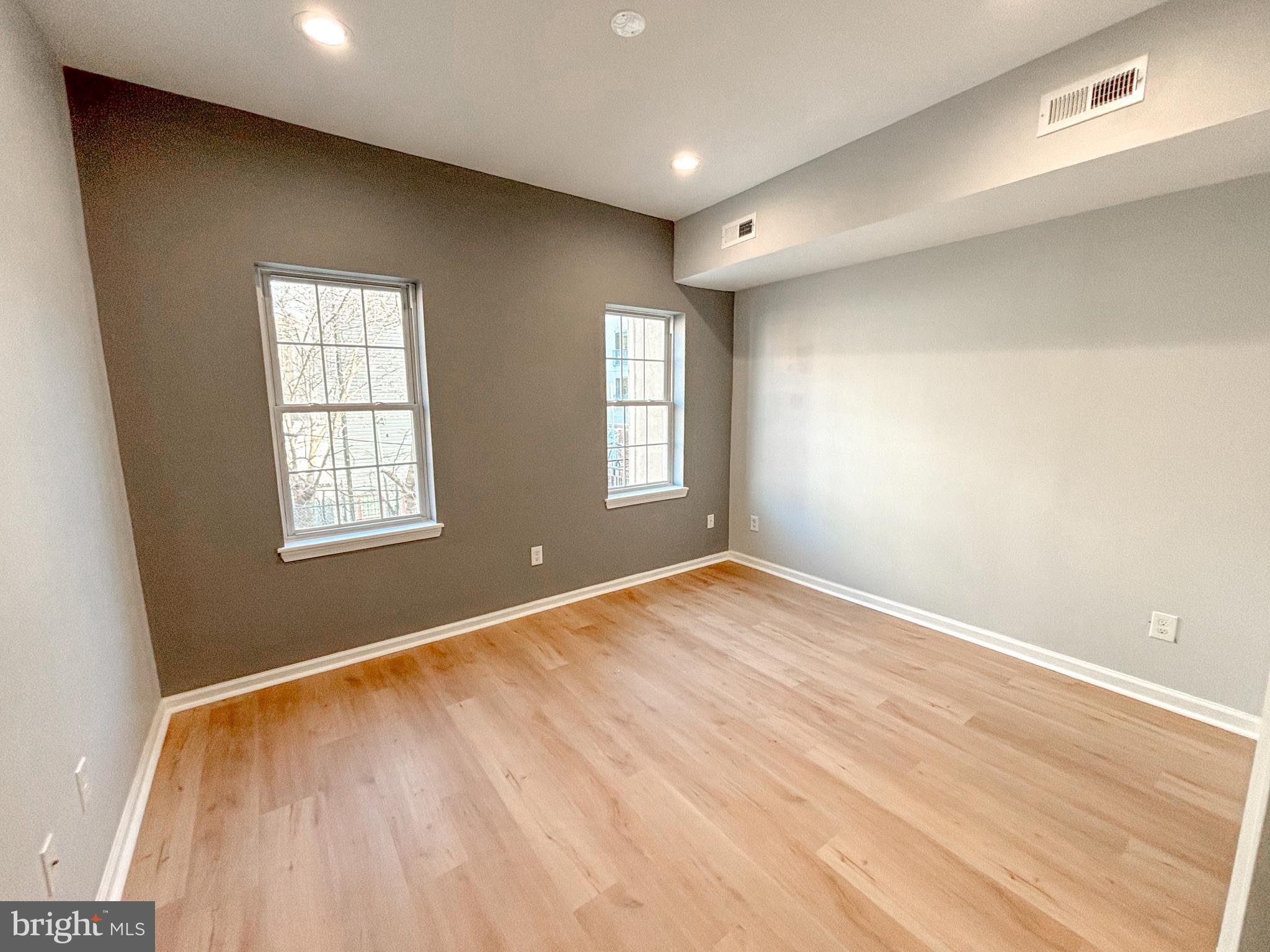 GRADUATE HOSPITAL - Residential Lease