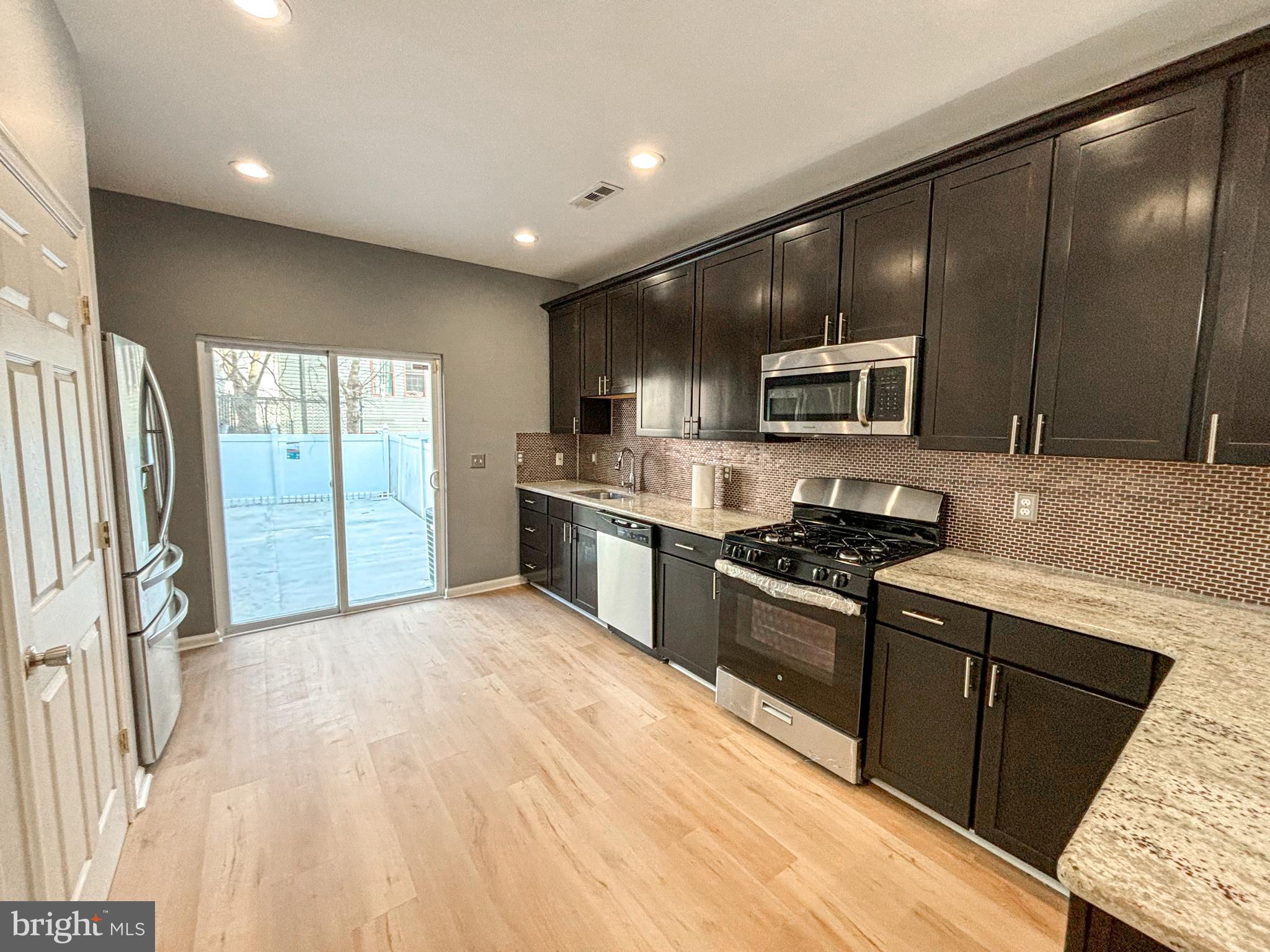 GRADUATE HOSPITAL - Residential Lease