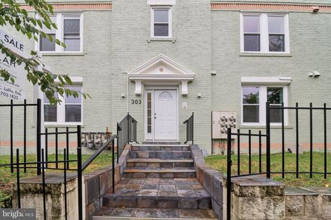 303 SEATON PLACE NE 4 WASHINGTON DC 20002