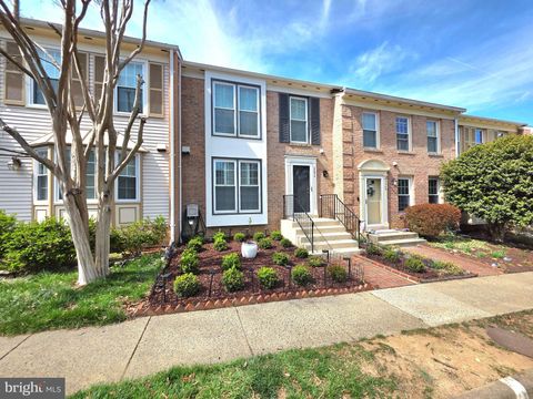 Townhouse For Sale - 5650 Ridge View Drive<br/> ALEXANDRIA, VA 22310