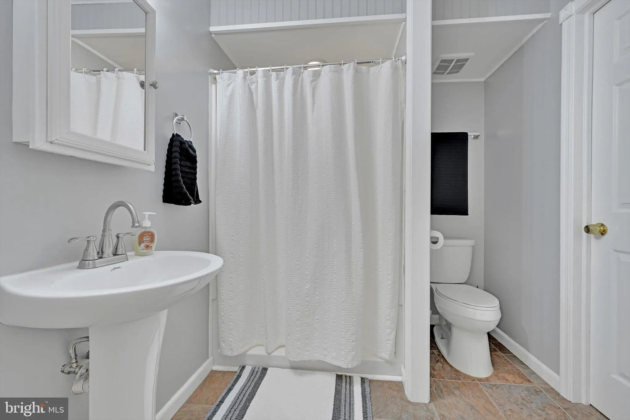 Quarryville, Pennsylvania 17566, United States, 4 Bedrooms Bedrooms, ,4 BathroomsBathrooms,Residential,Active,185925