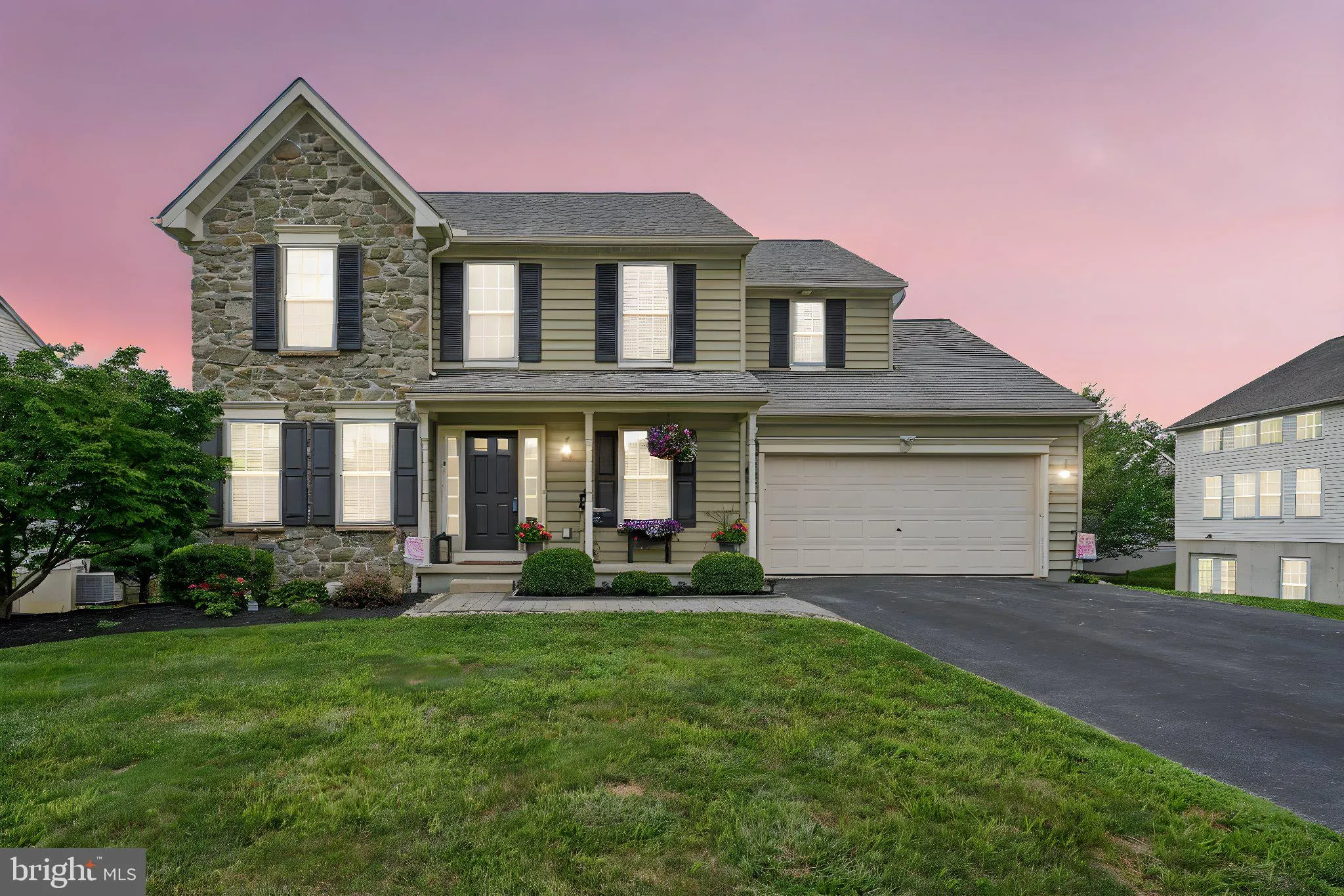 Quarryville, Pennsylvania 17566, United States, 4 Bedrooms Bedrooms, ,4 BathroomsBathrooms,Residential,Active,185925