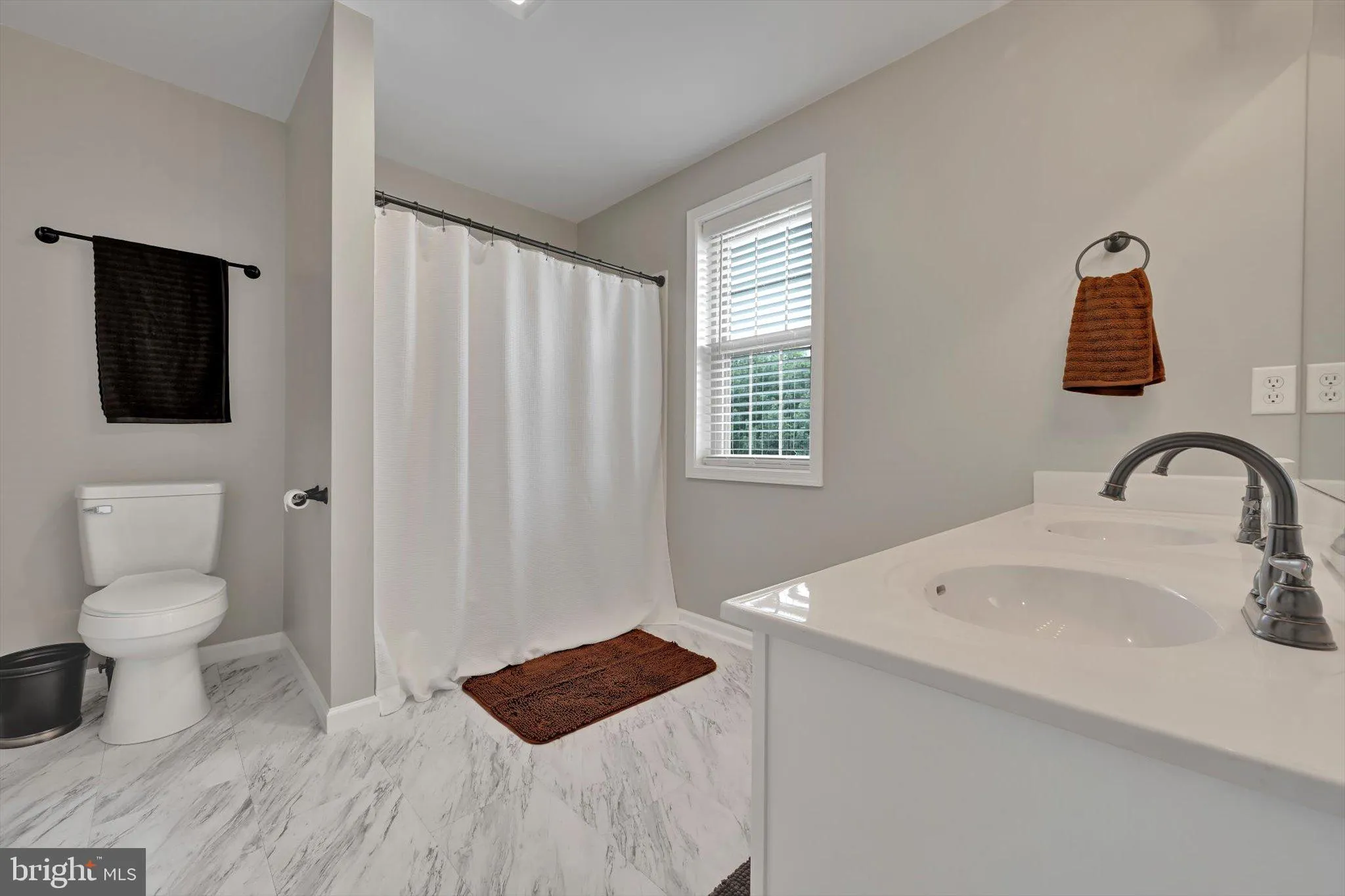 Quarryville, Pennsylvania 17566, United States, 4 Bedrooms Bedrooms, ,4 BathroomsBathrooms,Residential,Active,185925