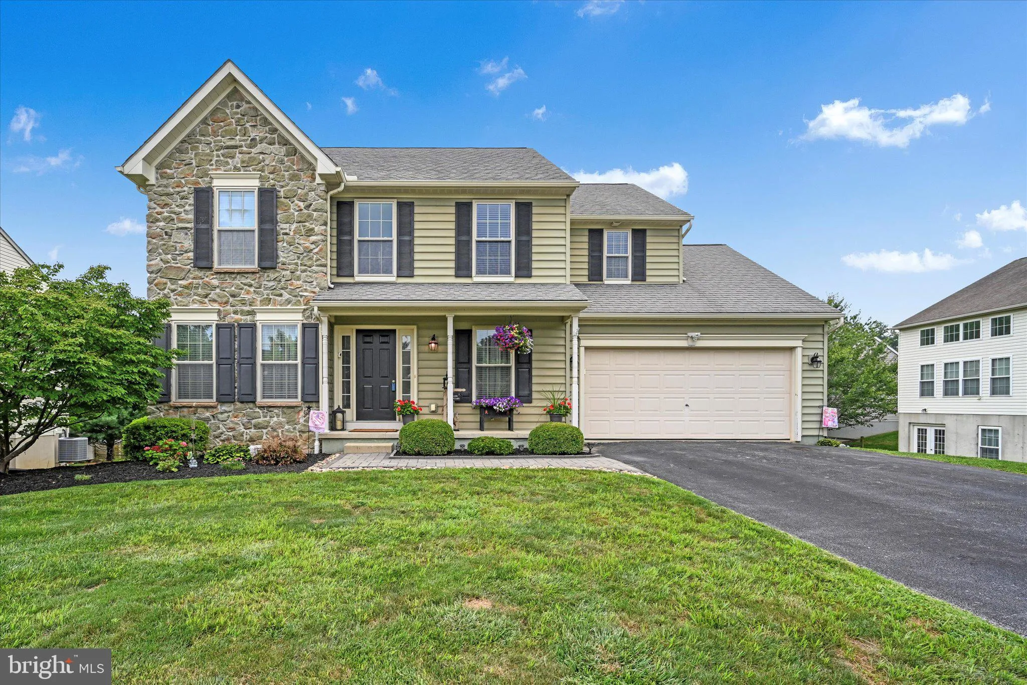 Quarryville, Pennsylvania 17566, United States, 4 Bedrooms Bedrooms, ,4 BathroomsBathrooms,Residential,Active,185925