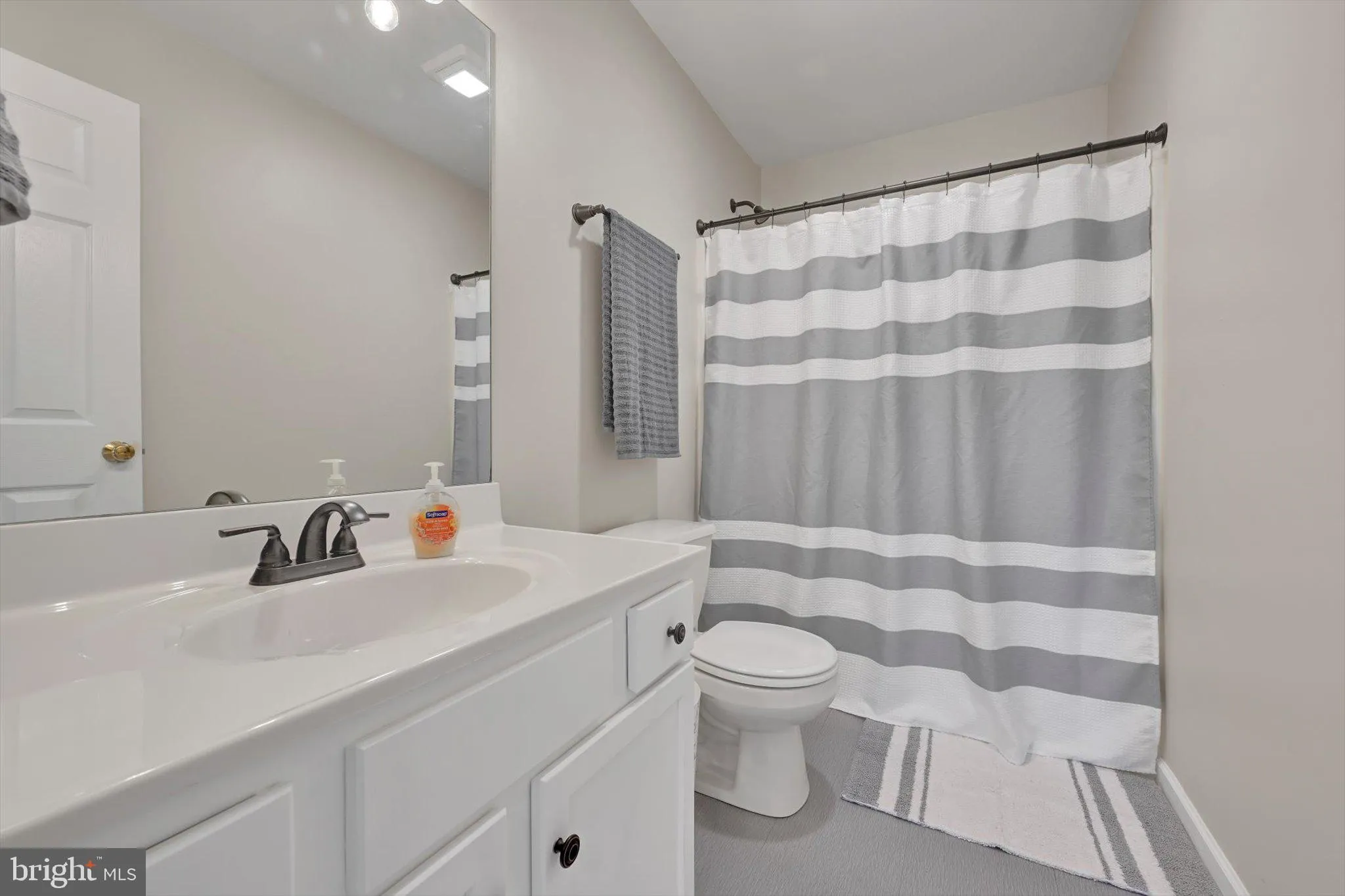 Quarryville, Pennsylvania 17566, United States, 4 Bedrooms Bedrooms, ,4 BathroomsBathrooms,Residential,Active,185925