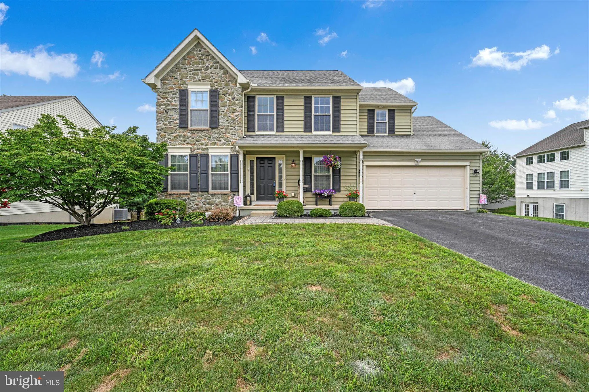 Quarryville, Pennsylvania 17566, United States, 4 Bedrooms Bedrooms, ,4 BathroomsBathrooms,Residential,Active,185925