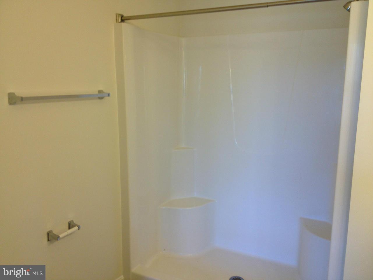 THE RESIDENCES OF WILDEWOOD - Residential Lease