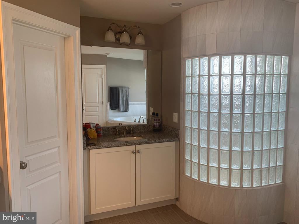 PARKSIDE AT WESTPHALIA - Residential Lease