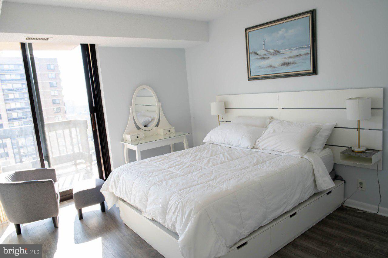 SKYLINE SQUARE CONDO - Residential Lease