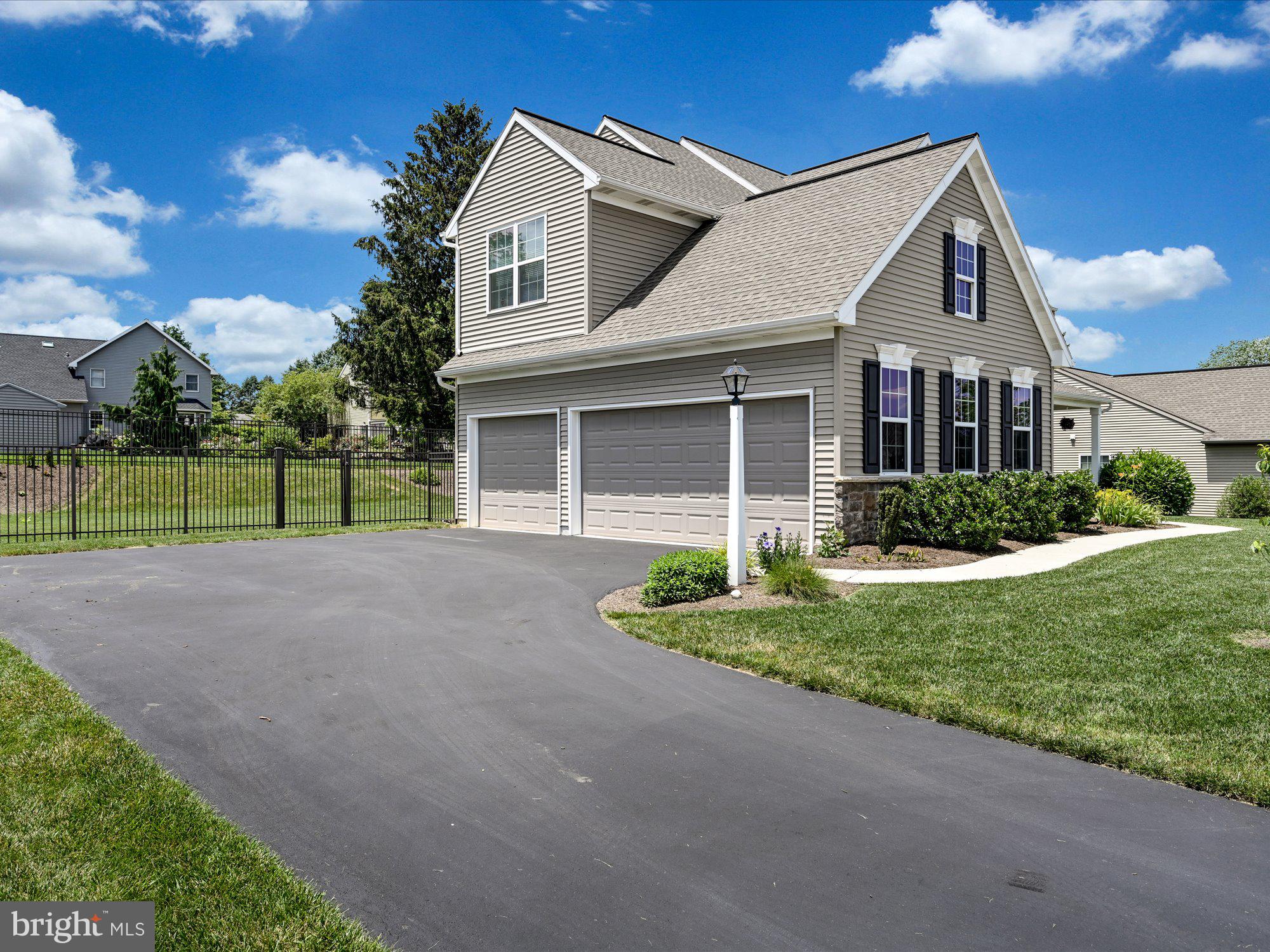 SUMMERLYN GREEN - Residential