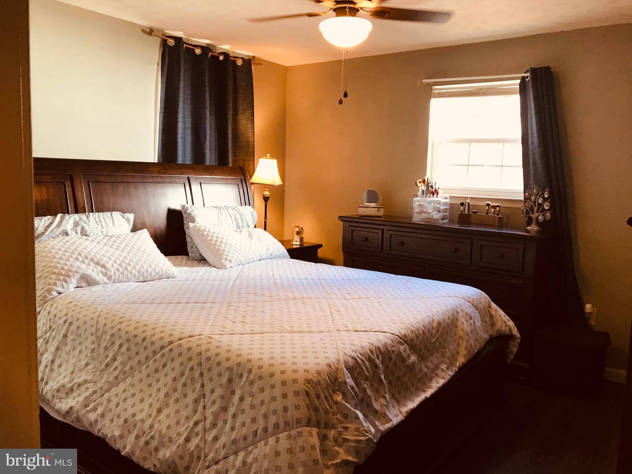 LAUREL GLEN - Residential