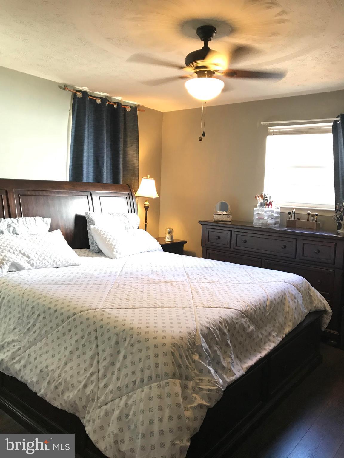 LAUREL GLEN - Residential