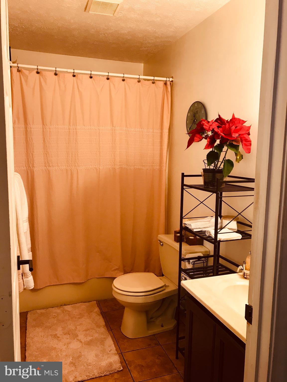 LAUREL GLEN - Residential